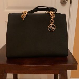 Michael Kors
Cynthia Saffiano Noir Leather Satchel